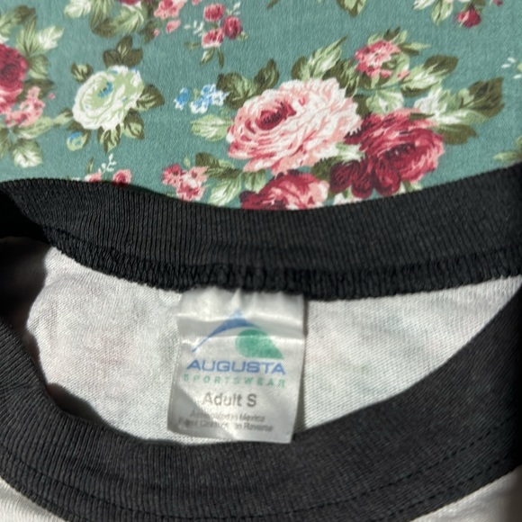 Def Leppard _Vintage Baseball Shirt, small, white w/ dark sleeves. Rock tees ⚾️! - Picture 4 of 8